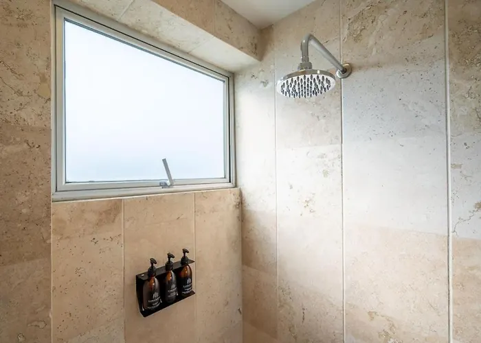 Capitalia Chic 3br With Premium Amenities